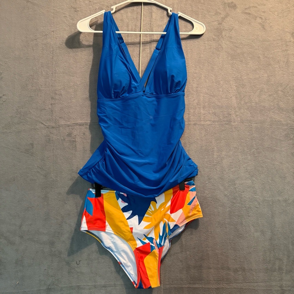 NWT Beachsissi Blue V Neck One Piece Swimsuit Multicolor Pattern Medium